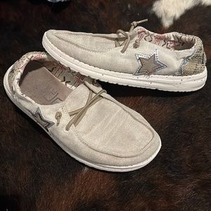 Hey dude Wendy rodeo 6